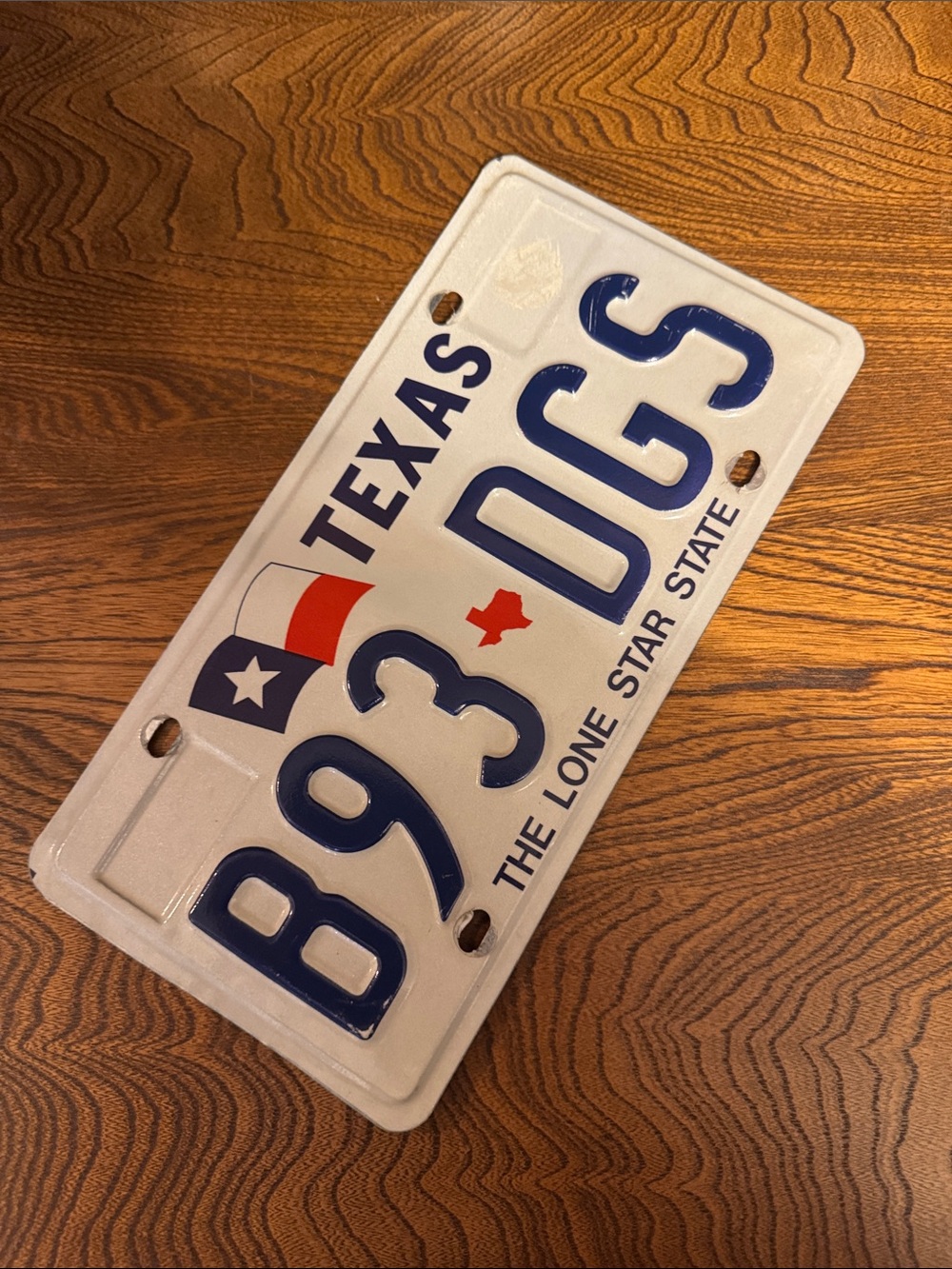 VTG Texas Steel License Plate "B93 DGS" - White, Blue & Red